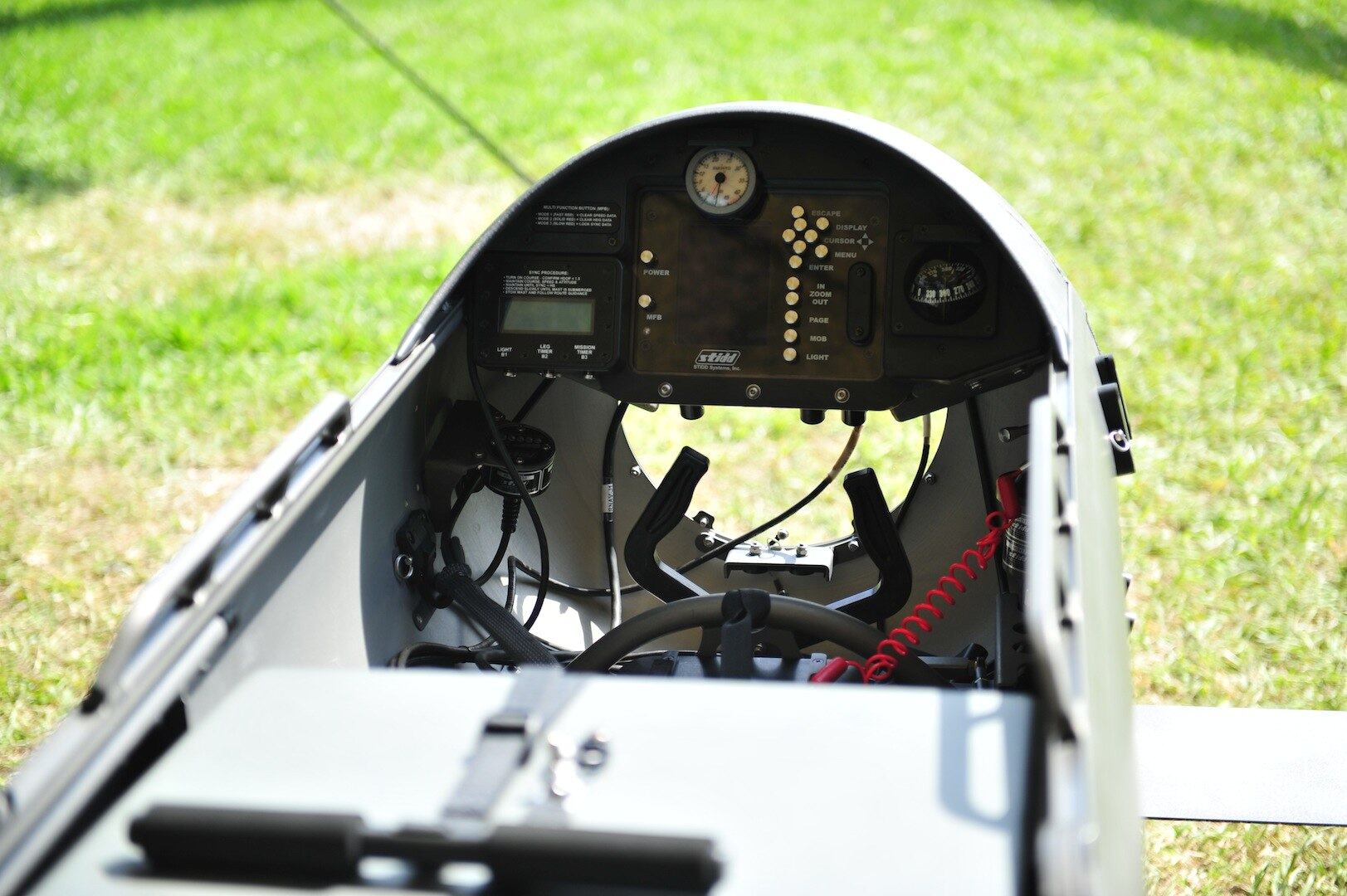 Submarino portátil
Leia mais:
Caças, submarinos e blindados: compra de armamentos cresce 65% no Brasil
Academia da Força Aérea abre as portas e o R7 foi conferir o poder aéreo das Forças Armadas