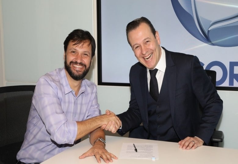 Vice Presidente de jornalismo da Record TV, Antonio Guerreiro, ao lado do apresentador Celso Zucatelli