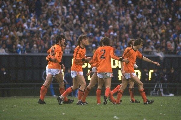 1978 - Holanda x Argentina - Holanda bicampeã
Depois da inesquecível goleada sobre o Peru por 6 a 0, os argentinos veem, em sua casa, no Estádio Monumental de Nuñez, a Holanda, mesmo sem Cruyff, se sagrar bicampeã do mundo

Veja mais: Chuteira de Ouro: artilheiros da Europa prometem brilhar na Copa
