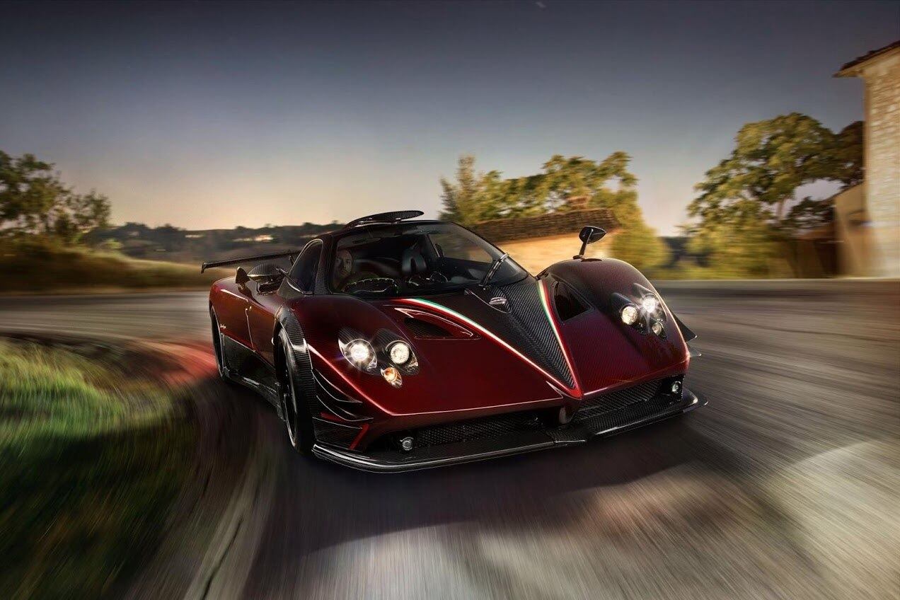 Durante a reconstrução, o dono pediu para aumentar a potência de 602 cv para 760 cv, debitado no motor 7.3 V12 