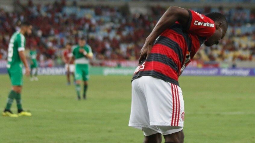 Marlos Moreno sofreu pancada nas costas contra a Chape e não pega o Vasco