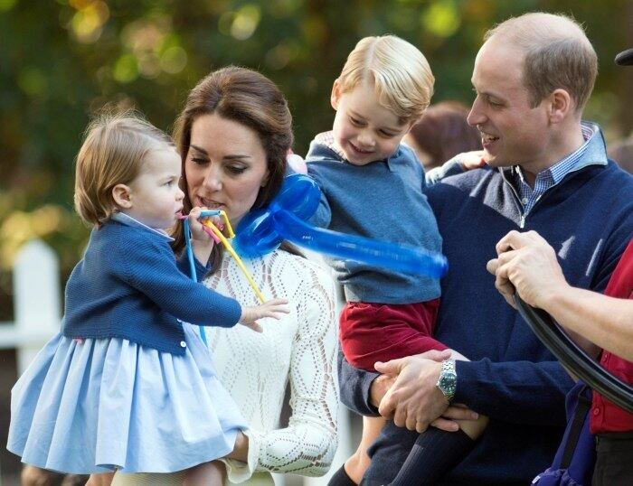 O bisneto da rainha Elizabeth 2ª é o terceiro na linha de sucessão atrás de seu avô Charles, o príncipe de Gales, e de seu pai William, duque de Cambridge