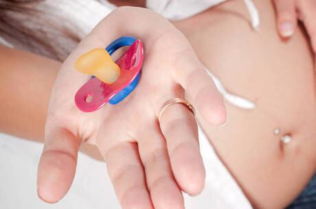 Toda chupeta, mamadeira e bico de mamadeira comercializados no País devem atender aos requisitos mínimos de segurança