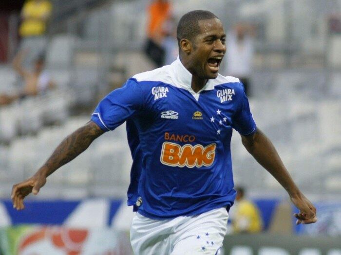 Dedé retomou o bom futebol com a camisa do Cruzeiro