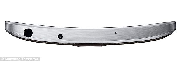 E não é só a durabilidade do aparelho que aumenta. A vida útil e o tempo
de duração da bateria também melhora, uma vez que a energia não
dependerá mais do tamanho da bateria.

A tela flexível e inquebrável, porém, não foi inventada por nenhuma das
companhias. A Sony lançou uma tela capaz de "abraçar" até um lápis em
2010. A Sony só não lançou o produto no mercado porque não sabia como
disponibilizar a tecnologia de forma massificada e barata
