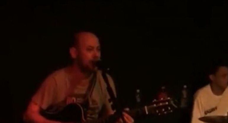 Cantor conhecido em Jaú (SP) como Betinho Padrenosso morre após cair de ambulância