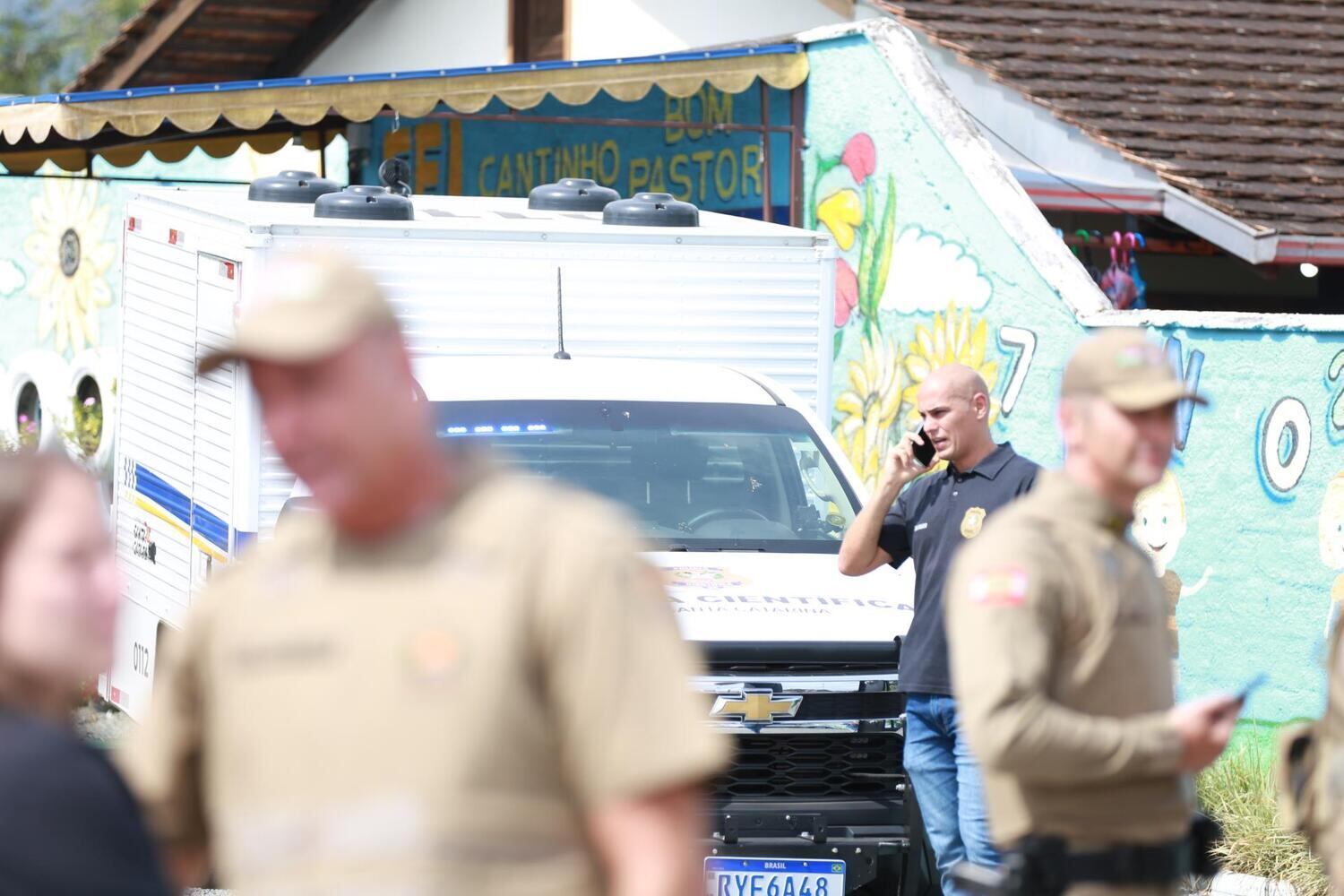Creche é isolada pela polícia e passa por perícia