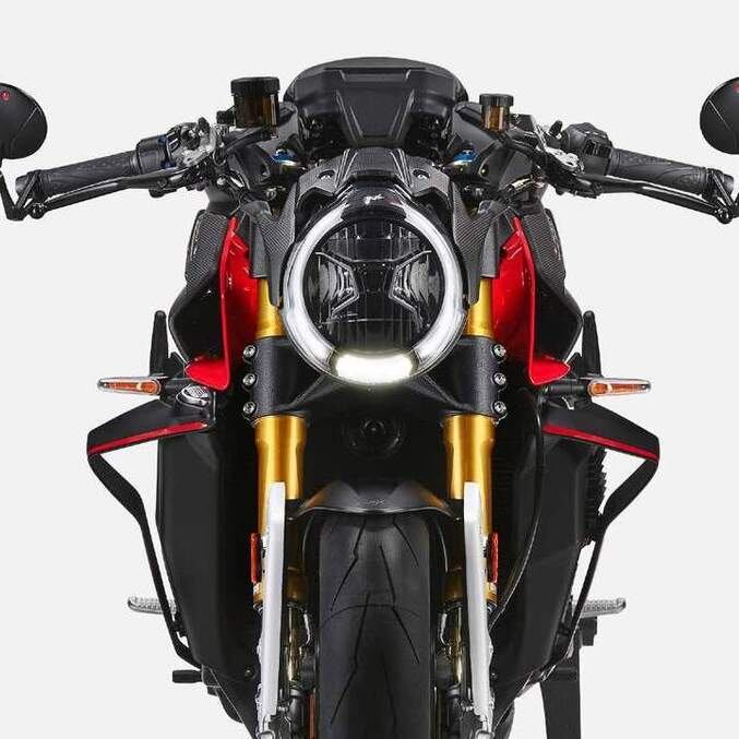 MV Agusta Brutale 1000 RR tem motor tetracilíndrico de 208 cv