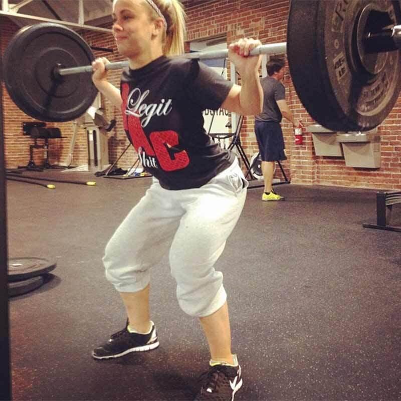 Além de ser uma lutador bem qualificada, ela chama a atenção pela beleza e faz com que os amantes das lutas esqueçam por um momento a consagrada Ronda Rousey