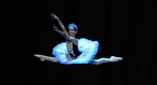 Luíza Martins dança desde os dois anos e foi selecionada para participar de festival