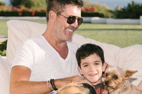 Simon Cowell passa a quarentena com a família
