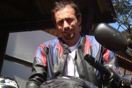 A
família da mãe de Bernardo pediu três vezes a reabertura do caso, mas o
Judiciário aguarda uma posição do Ministério Público. Com este novo elemento, o
perito está certo de que Odilaine não cometeu suicídio