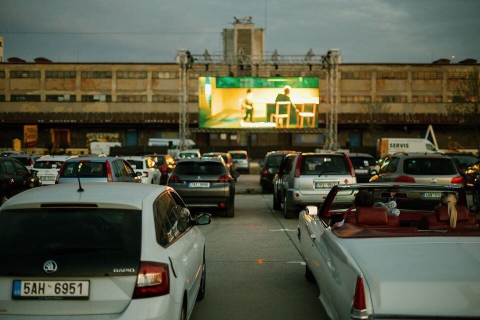 Cinemas drive-in se tornam opção de cultura no país
