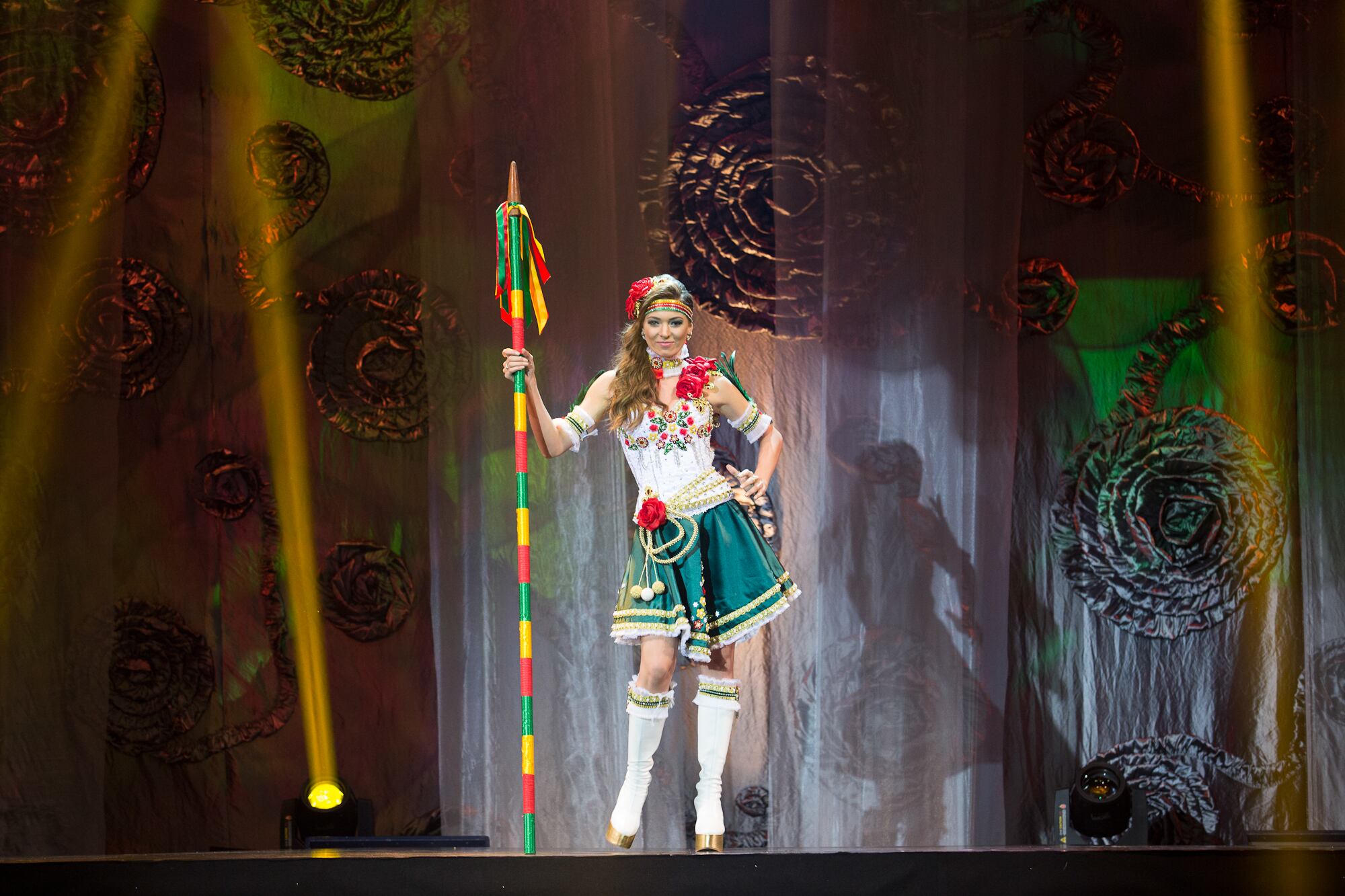 Vitória Sulczinski, a Miss Rio Grande do Sul, usou o traje Exaltação à Beleza da Mulher Gaúcha
