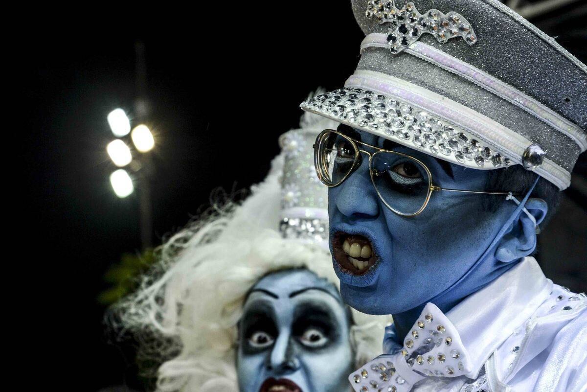 O momento mais impressionante do desfile foi justamente no adrenalina do medo. A terceira alegoria mostrou os personagens dos filmes de terror, como Jaison e Freddy Krueger
Veja também: Acompanhe os bastidores da participação de Ana Hickmann no desfile da Vai-Vai