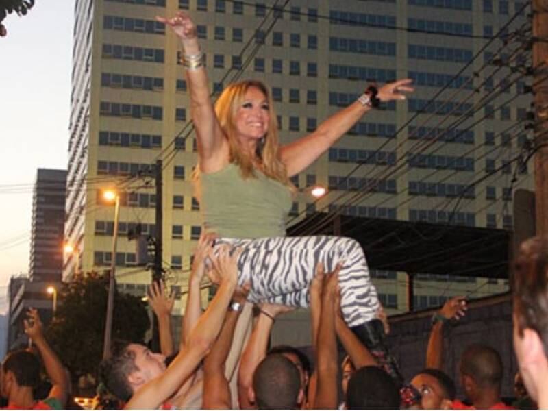 Susana "Musa" Vieira no povão é somente um clique hipnotizante 
