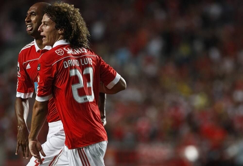 Contratado pelo Benfica em 2003 junto ao Cruzeiro, o jogador demorou a ganhar a confiança da torcida