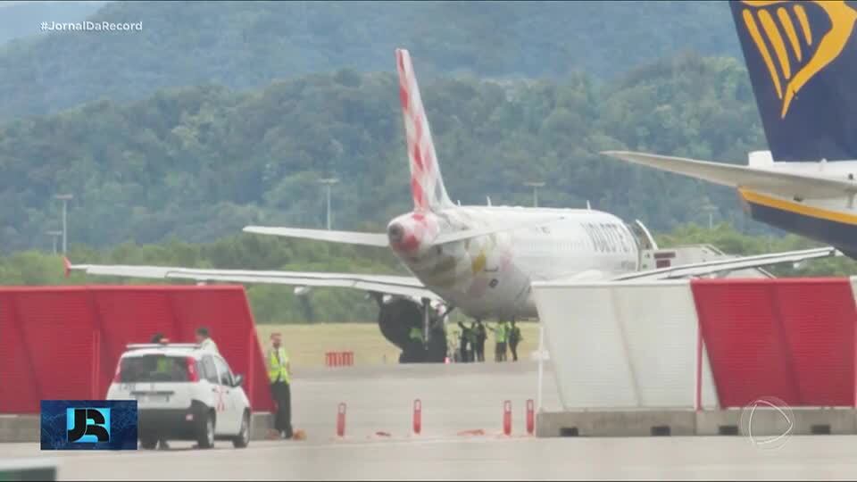 Homem morre ao ser sugado por turbina de avião na Itália