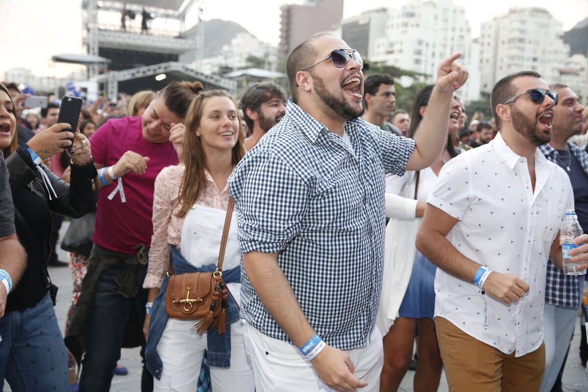 Tiago Abravanel, que ficou famoso interpretando Tim Maia nos cinemas, também vibrou muito durante a apresentação