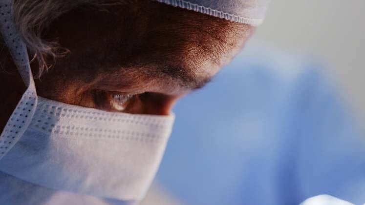 O Hospital está disponível na plataforma de streaming PlayPlus. Na Record TV, a série vai ao ar toda sexta-feira, às 23h