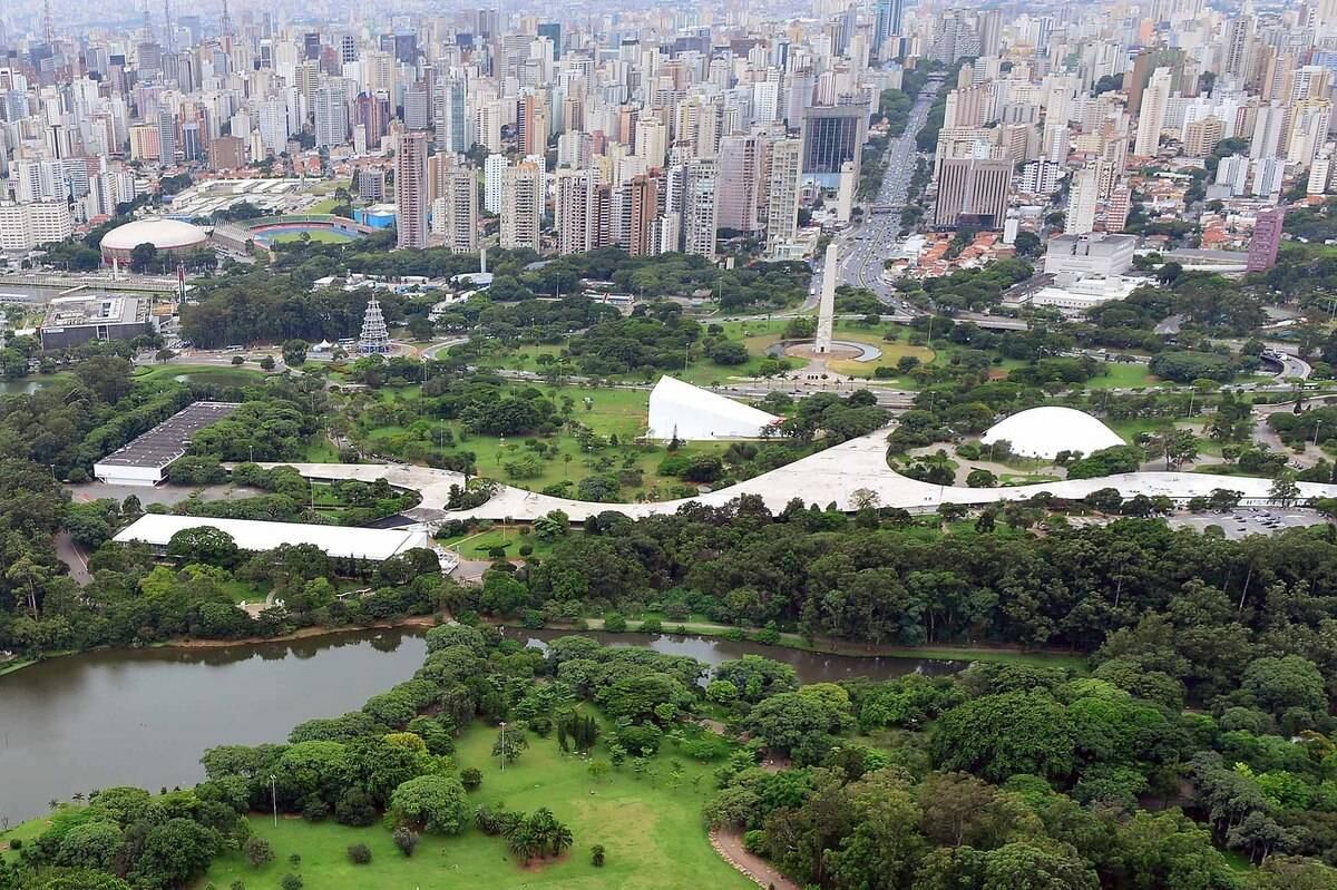 Após a divulgação da lista
pelo The Guardian, o secretário municipal para Assuntos de Turismo e presidente
da SPTuris, Wilson Poit, declarou, em nota, que o “parque do Ibirapuera é um
dos atrativos mais visitados por paulistanos e visitantes”. A

Veja a seguir os outros parques urbanos que ganharam destaque na lista