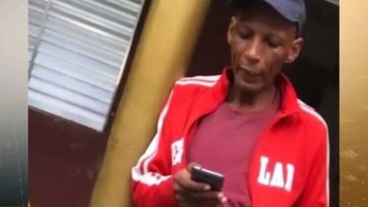 A moto de Osvaldo foi queimada pelos moradores que se revoltaram com o crime.

Acompanhe o Cidade Alerta de segunda a sexta-feira, às 16h45; e aos sábados, às 17h, na tela da Record TV


