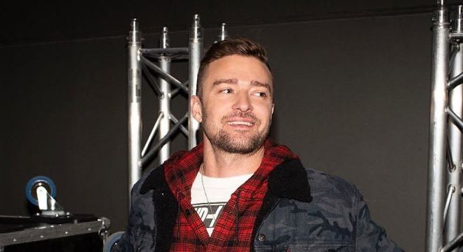 Justin Timberlake estrelou videoclipe de John em 2001