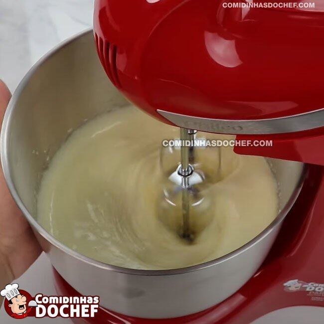 Bolo com Granulado na Massa