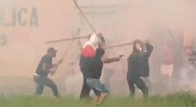 Briga entre torcidas do São Paulo e Santos deixa duas pessoas feridas