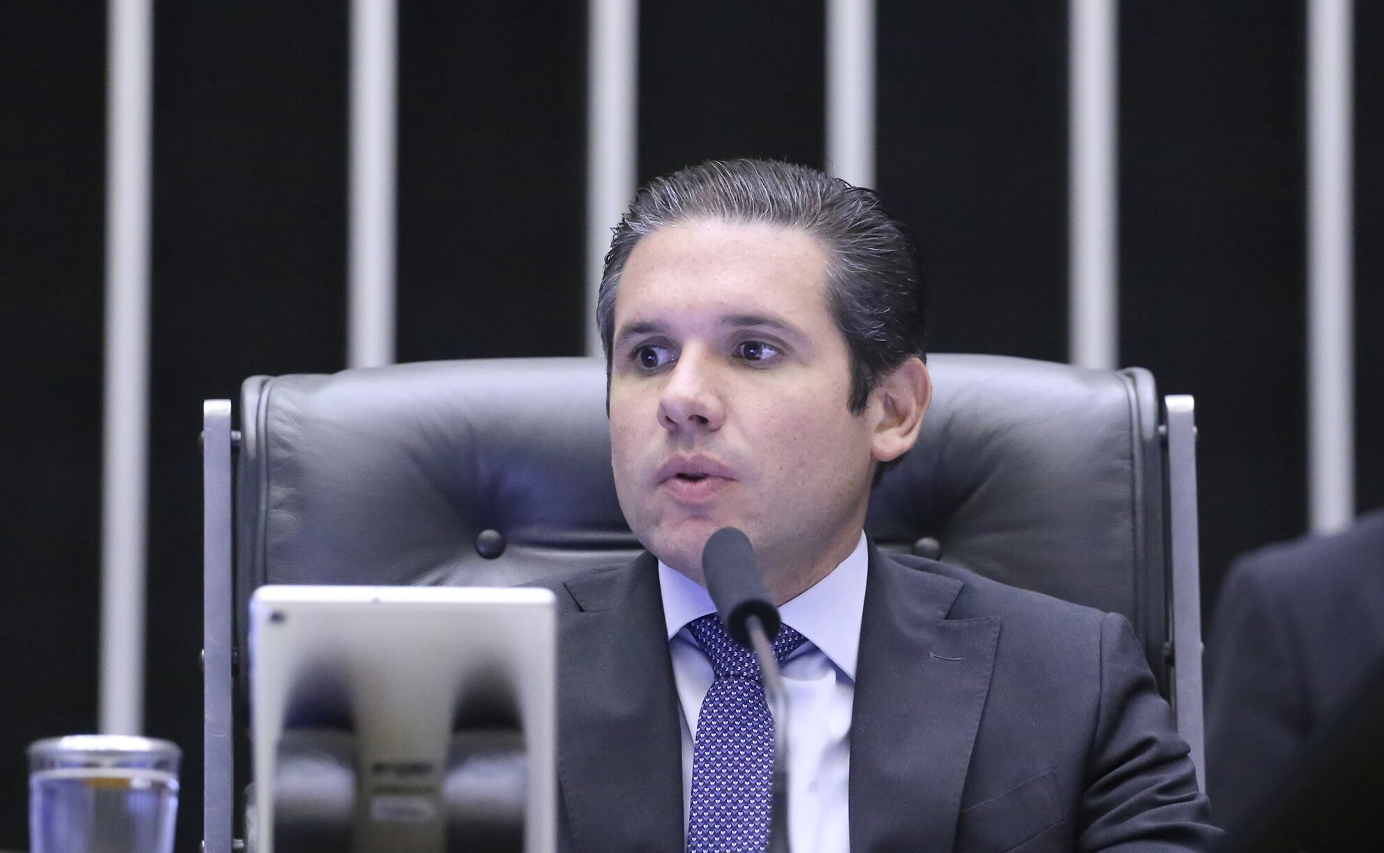 O presidente da Câmara dos Deputados, Hugo Motta (Republicanos-PB), encaminhou nesta sexta-feira (8) à Corregedoria Parlamentar da Câmara 18 denúncias contra 14 deputados federais de oposição que ocuparam o plenário da Casa entre a terça-feira (5) e a quarta-feira (6).