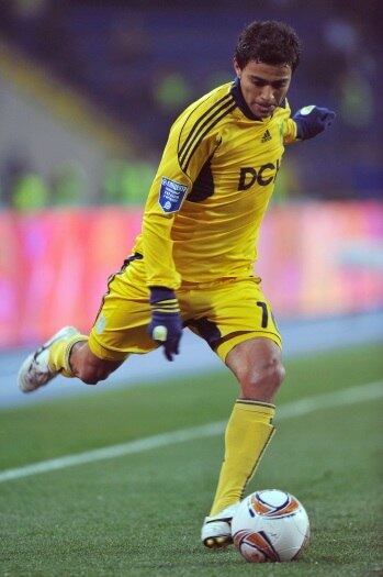 Cleiton Xavier poderia disputar a Liga dos Campeões pela primeira vez
