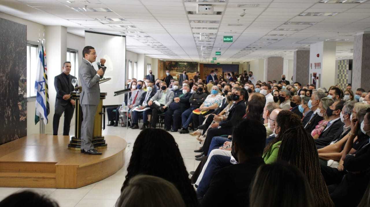 O deputado federal Marcos Pereira também falou aos prefeitos
