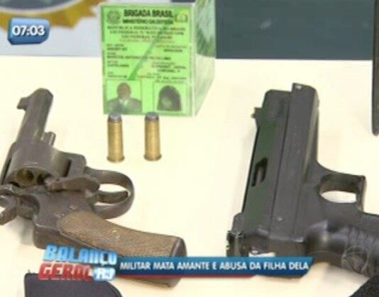 Marcos Antônio também foi autuado em flagrante por porte ilegal de arma. Segundo a Polícia Civil, a mulher e a filha foram levadas de carro para o local depois de serem pegas na rua. A adolescente tinha acabado de sair da escola. Para a polícia, o crime teve motivação passional. O pastor não aceitava o fim do relacionamento e ameaçou de morte a vítima, caso ela não reatasse