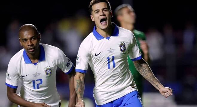 Coutinho comemora o gol salvador gol de pênalti. Mudou o jogo