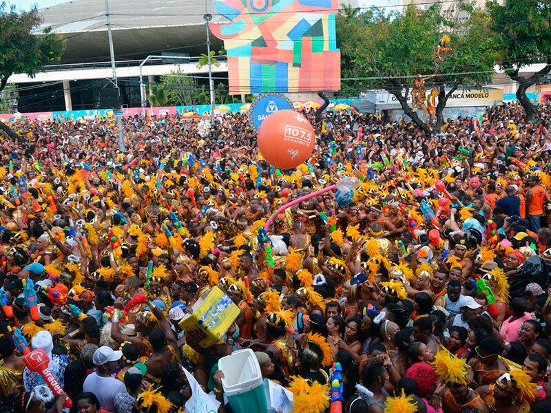 Os associados do bloco caíram na quebradeira de Léo Santana