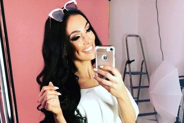 Sophie Gradon, 32 anos, Miss Grã-Betanha 2009 e Miss
Newcastle. Foi encontrada morta em junho de 2018, em Ponteland, no norte da
Inglaterra.
