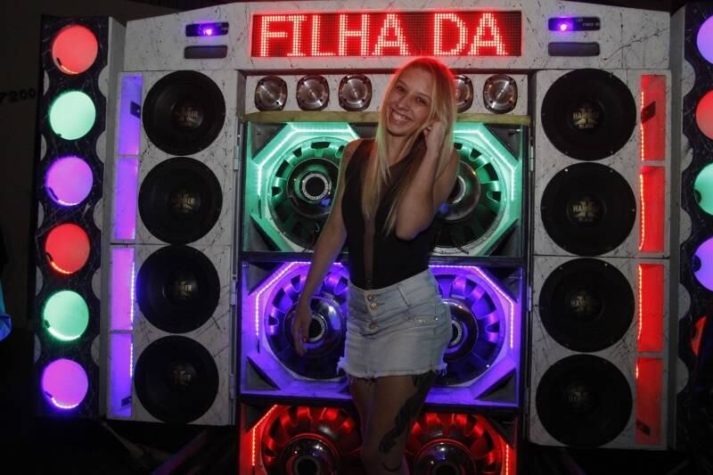 Com carros equipados com aparelhos de som que custam até R$ 30 mil, a Virada Cultural na Brasilândia, periferia de São Paulo, teve um show do público com muita ostentação e estilo. Depois das apresentações do cantor Belo e da banda Raça Negra,  carros formaram o chamado 'paredão' e embalaram a noite ao som de funk.

Em sua 11ª edição, foi a primeira vez que a Prefeitura de São Paulo levou a Virada para a periferia
