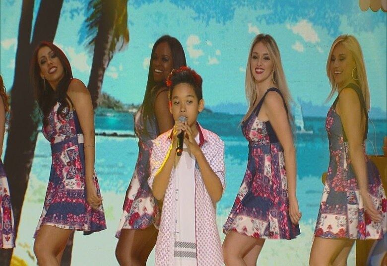 Quando o garoto sonhador foi até o palco da atração cantar para todo o Brasil, ele não imaginava que aquele momento seria ainda mais feliz