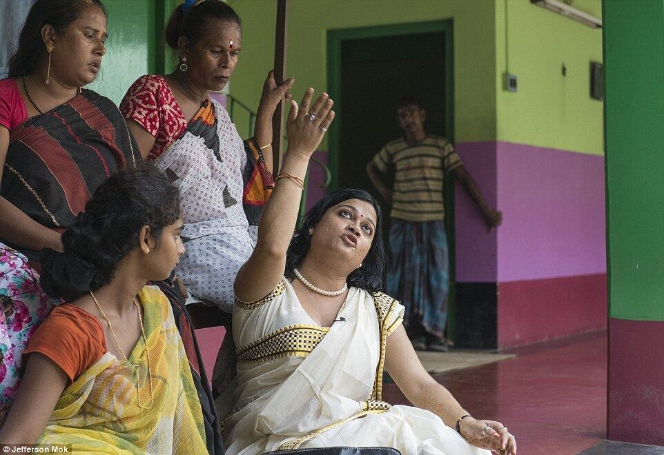 No
ano passado, a Suprema Corte da Índia foi favorável ao terceiro sexo,
reconhecendo os membros da comunidade hijra