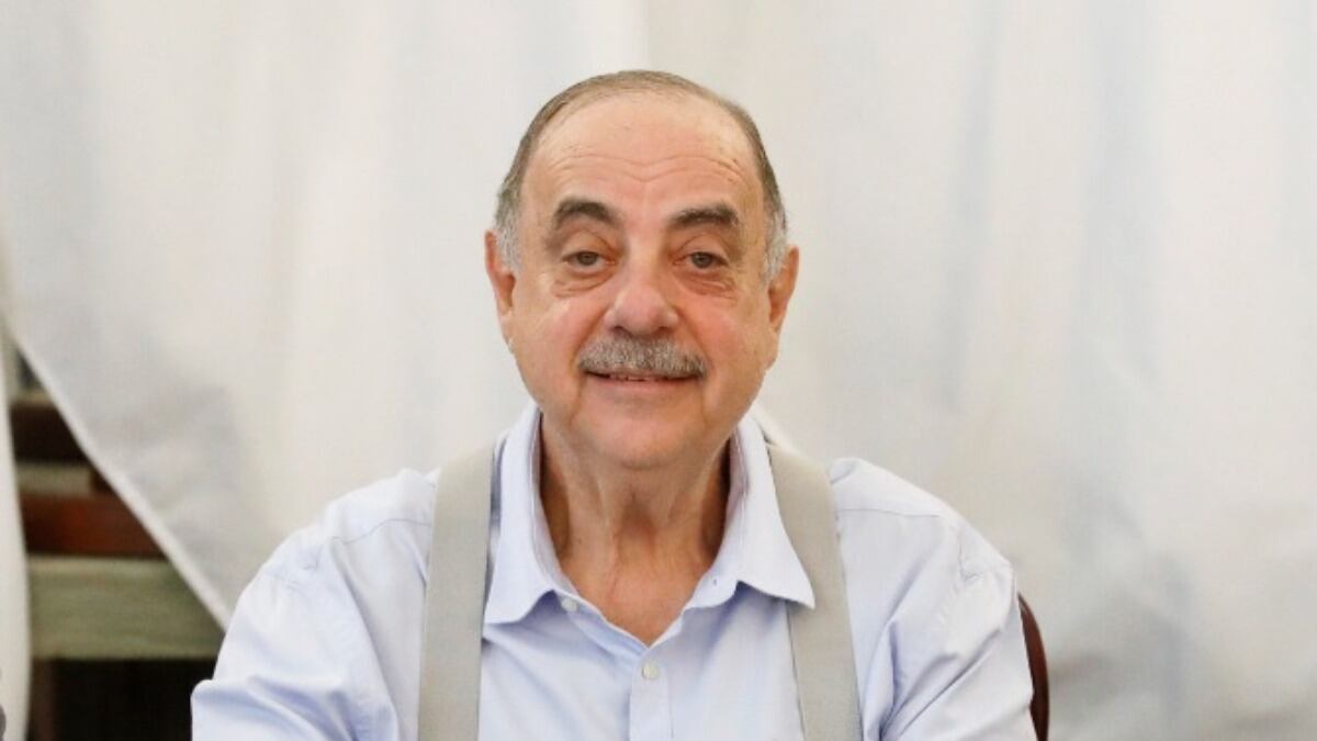 Prefeito de BH inicia neurorreabilitação, informa hospital