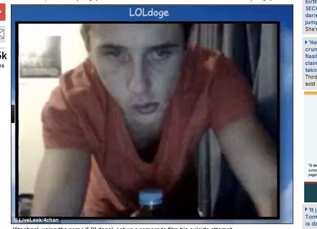 O site The Daily Dot
reportou que um usuário criou uma sala de chat em um site e que Stephen
utilizou o nome de LOLDoge, referência a um meme com uma foto de um cachorro,
muito popular no 4chan 