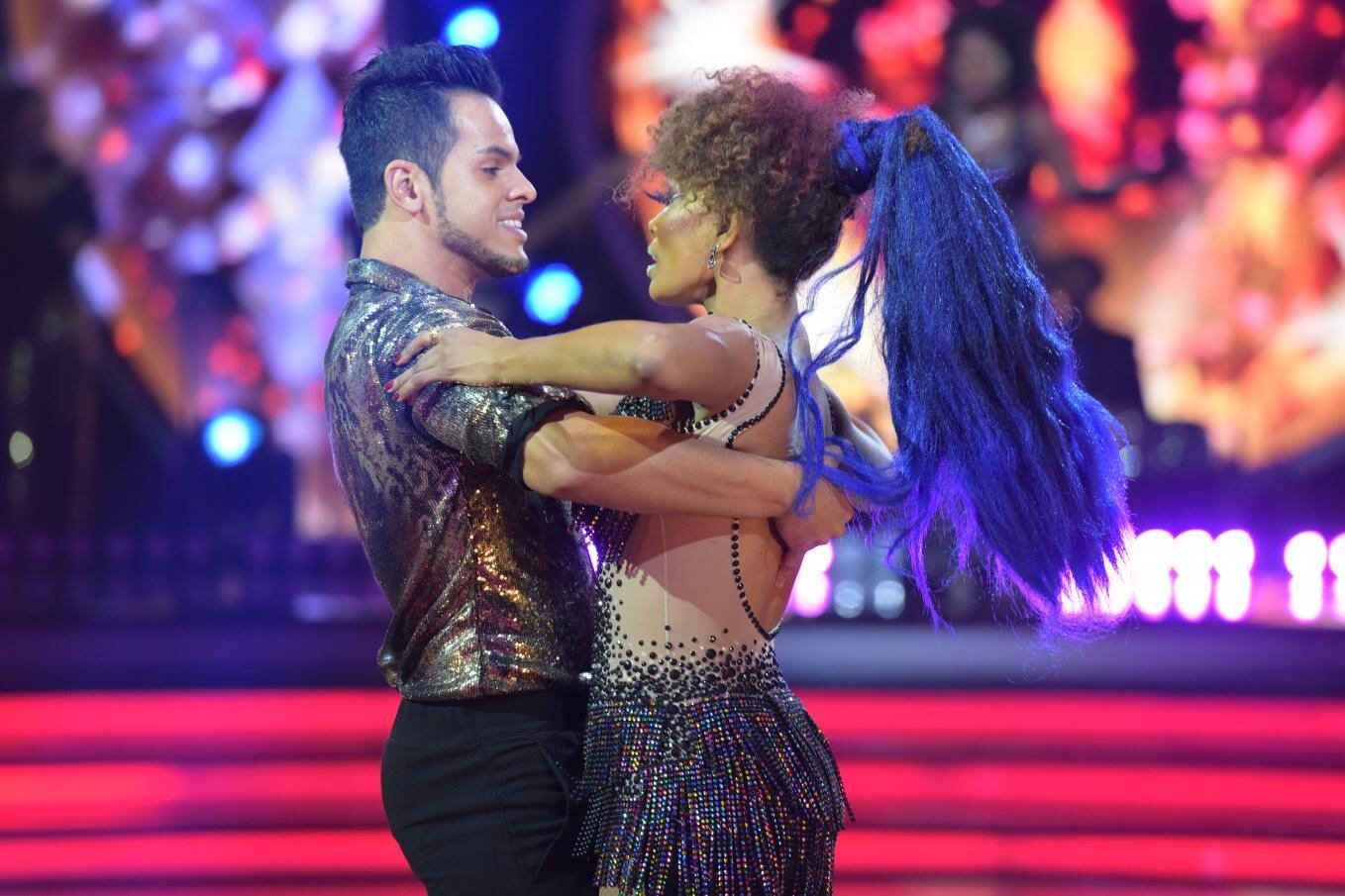 No programa da última quarta-feira (7), que homenageou as mulheres, o casal apresentou uma coreografia de quickstep. Eles enfrentaram dificuldades com o número e receberam críticas dos jurados 