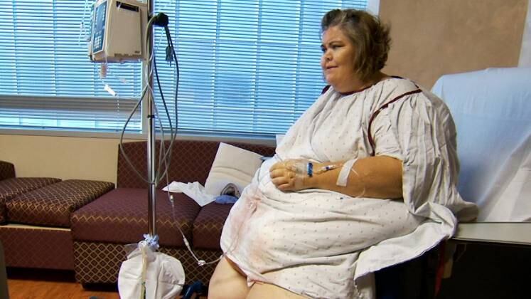 Além do desafio de perder peso, que por si só é bastante difícil, ela também enfrentou a falta de cumplicidade do marido ao longo da jornada. Ele chegou a sugerir que ela fosse comer grama em vez de salada. Mas Zsalynn não desistiu e continuou firme. Ela fez a cirurgia bariátrica e, aos poucos, foi dando adeus aos 270kg