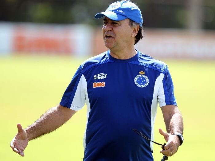 Marcelo Oliveira está perto da conquista inédita do Brasileirão