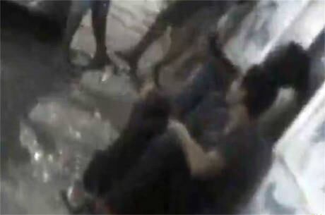 Moradores de rua, traficantes e usuários dividem espaço na Lapa