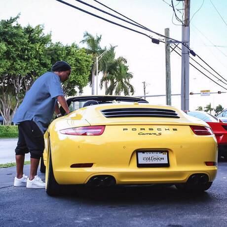 8. Ronaldinho Gaúcho

O meia viveu um período sabático entre o meio de 2015 e o começo de 2016. No intervalo dos gramados, apareceu com máquinas invejáveis
