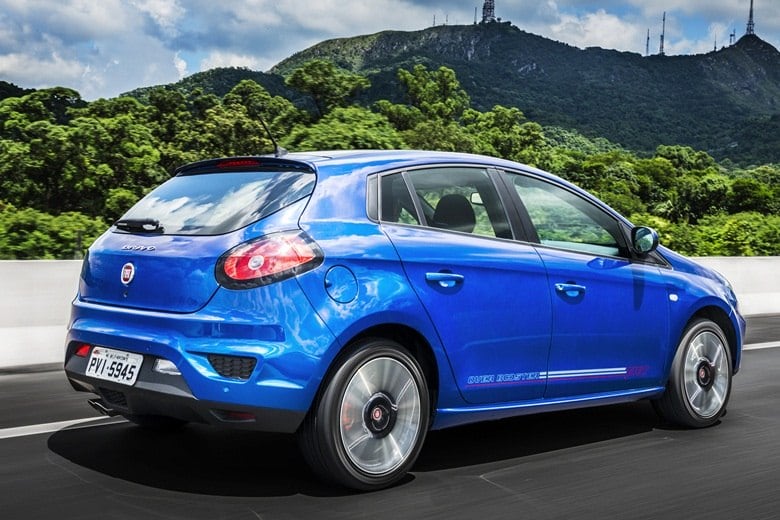 Moldura preta nas lanternas são novidade na linha 2016