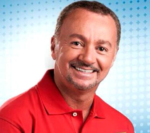 Lembra do Bobô, ex-meia do Bahia. Ele se candidatou a uma vaga de deputado estadual na Bahia pelo PCdoB e conquistou a vaga raspando. Com 27,2 mil votos, ele foi 62º colocado da lista que tem 63 políticos