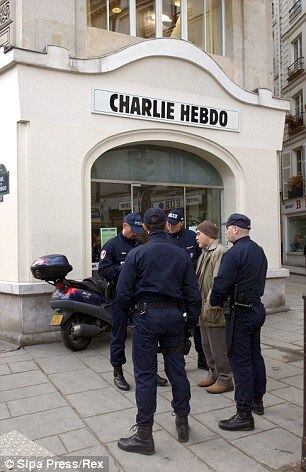 A redação do jornal já tinha sido atacada em novembro de 2011, quando um incêndio criminoso destruiu suas instalações. O incidente ocorreu após a publicação de um especial sobre as primeiras eleições na Tunísia, vencidas pelo partido Enhahda — cujo "redator principal" seria o profeta Maomé 