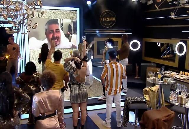 Como a festa teve como tema "Influencer" não poderia faltar quem bomba nas redes sociais: Carlinhos Maia